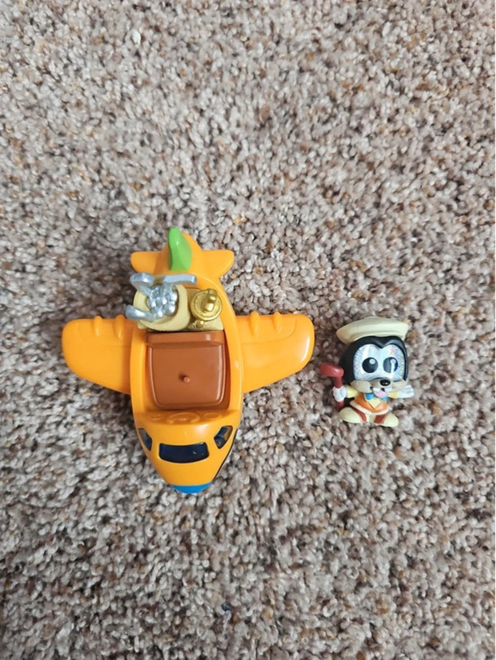 Goofy Plane Disney Doorables Let's Go Cars